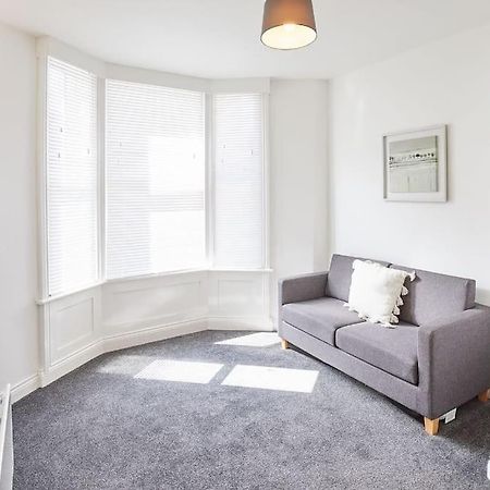 Apt 1 - Queens Court スカーバラ エクステリア 写真